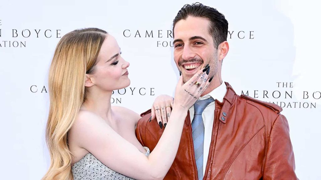 Dove Cameron fiancé